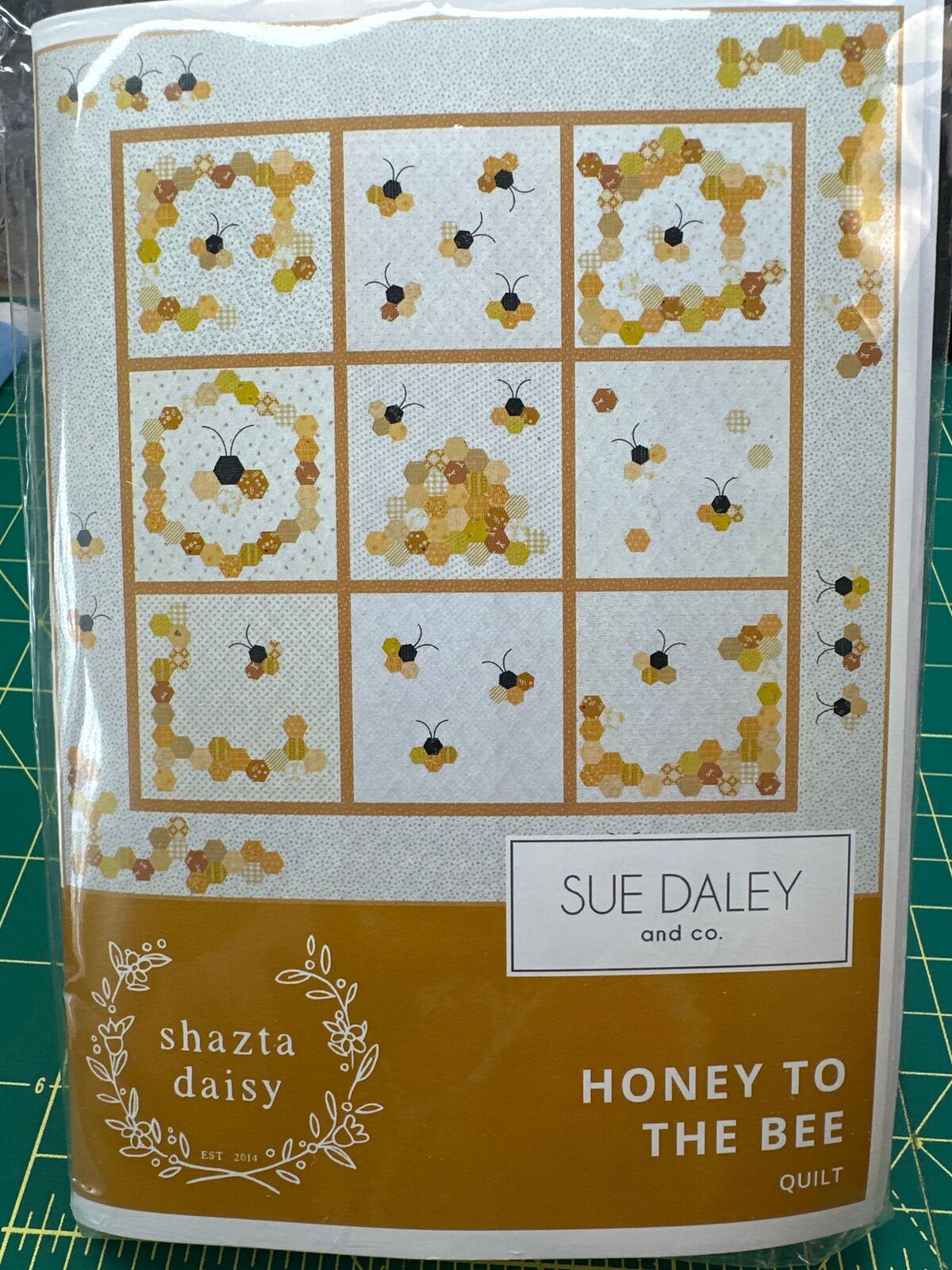HONEY TO THE BEE QUILT PATTERN Kit